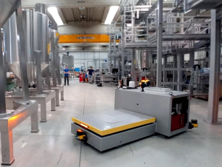 3 T - AGV MOVER WITH NATURAL NAVIGATION TECHNOLOGY