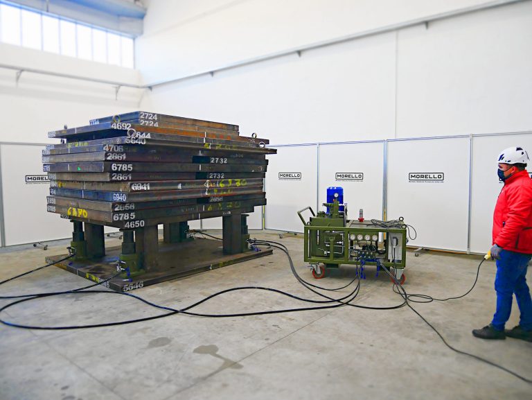 Armoured-defence-vehicles-lifting-tool-80-t-scaled